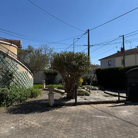 T2 Renove St-priest Centre Avec Parking Prive Apartment *