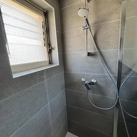 Apartment T2 Renove St-priest Centre Avec Parking Prive